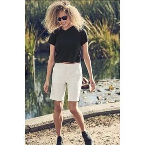 Athleta Tribeca 9" Bermuda Casual Shorts Beige Sz 12 Excellent condition